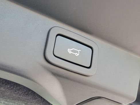 Used 2020 Land Rover Range Rover Sport HST image 9