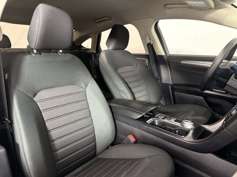 Used 2020 Ford Fusion SE FWD image 33