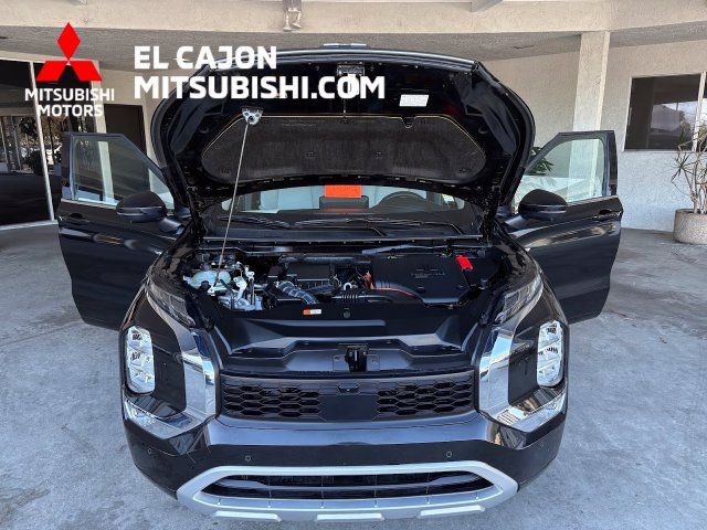 Used 2025 Mitsubishi Outlander SEL AWD/4WD image 16