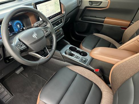 Certified 2025 Ford Bronco Sport Outer Banks w/ Outer Banks Tech Package+ image 9