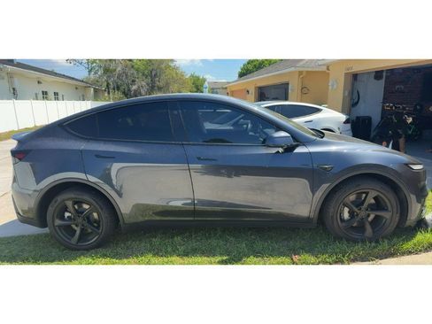 Used 2026 Tesla Model Y Long Range image 3