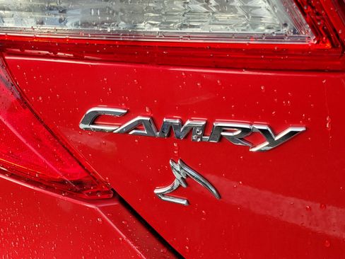 Used 2014 Toyota Camry XLE w/ Leather Package image 22