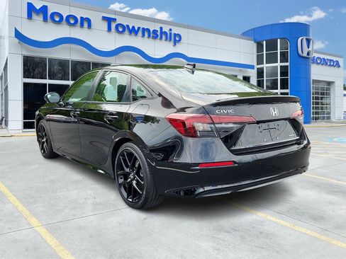 Used 2025 Honda Civic Sport image 4