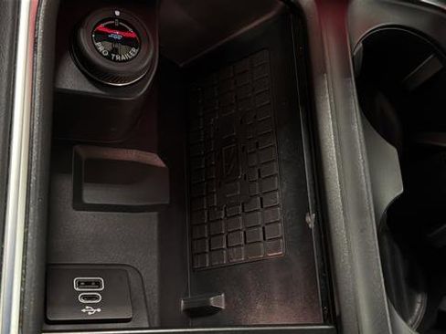 Used 2025 Ford Expedition Platinum image 11