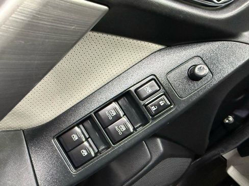 Used 2017 Subaru Forester 2.5i Limited AWD/4WD image 12