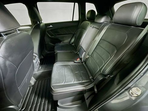 Used 2022 Volkswagen Tiguan SEL R-Line image 22