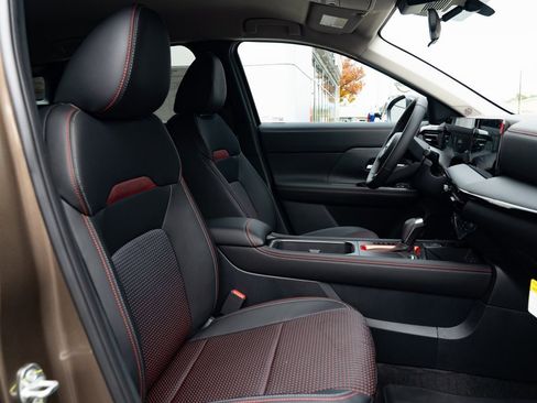 New 2026 Nissan Kicks SR image 24