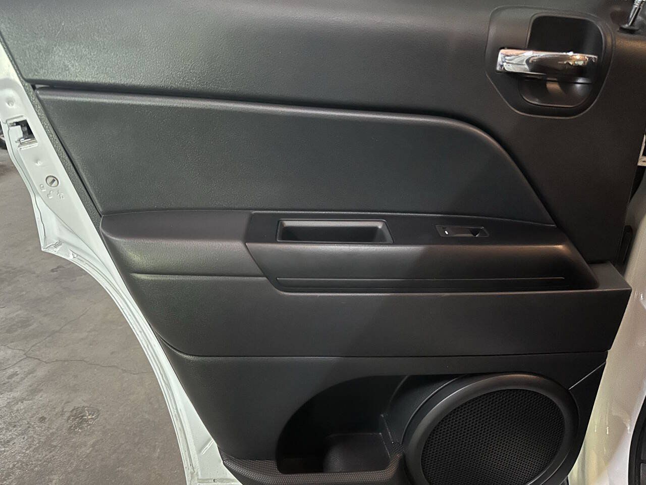 Used 2016 Jeep Patriot Sport w/ Power Value Group FWD image 32