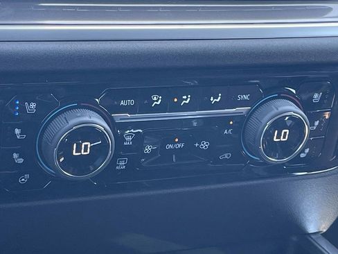 New 2026 Chevrolet Silverado 1500 High Country AWD/4WD image 23
