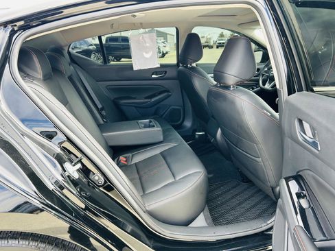 Used 2023 Nissan Altima 2.5 SR w/ SR Premium Package image 27