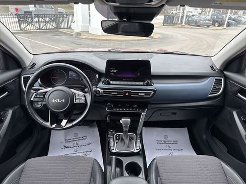 Used 2022 Kia Seltos Nightfall Edition image 18