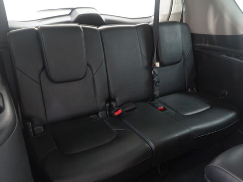 Used 2022 INFINITI QX80 Luxe image 17