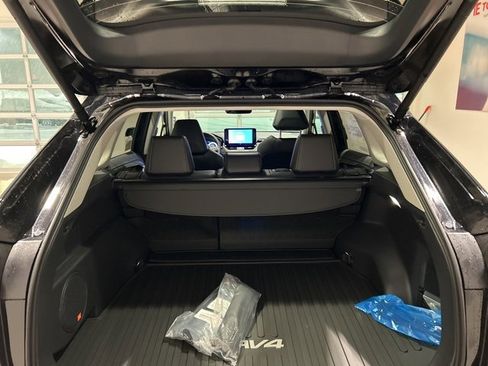 New 2025 Toyota RAV4 Limited image 18