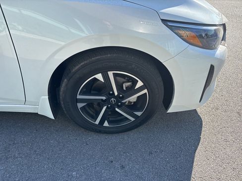 Used 2024 Nissan Sentra SV image 5