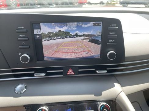 Used 2025 Hyundai Elantra Sport FWD image 21