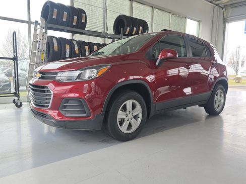Used 2021 Chevrolet Trax LS w/ Tint and Cruise Package image 4