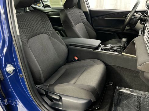 Used 2025 Toyota Camry LE image 31