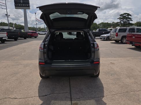 Used 2023 Jeep Cherokee Altitude Lux AWD/4WD image 8