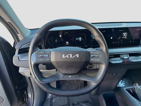 Used 2026 Kia EV9 Light image 10