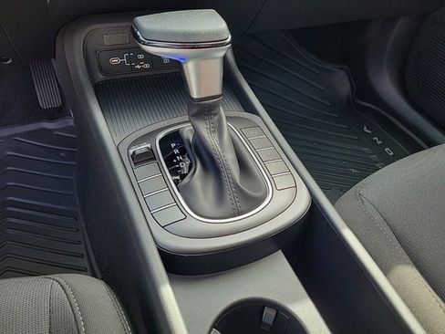 Certified 2025 Hyundai Kona SE image 30