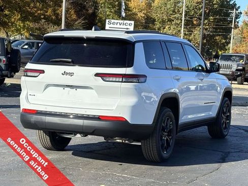 New 2025 Jeep Grand Cherokee L Altitude image 37