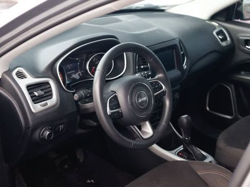 Used 2018 Jeep Compass Sport w/ Tech Group image 16