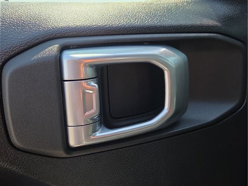 Used 2024 Jeep Gladiator Sport AWD/4WD image 14