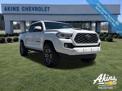 Used 2020 Toyota Tacoma TRD Sport w/ Technology Package image 3