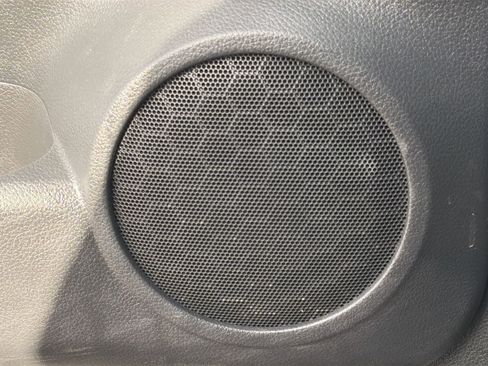 Used 2019 Nissan Rogue S image 30