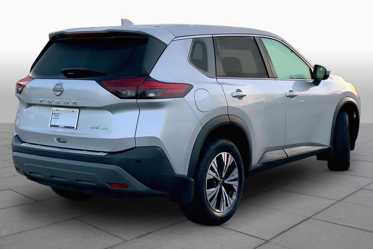 Used 2023 Nissan Rogue SV AWD/4WD image 12