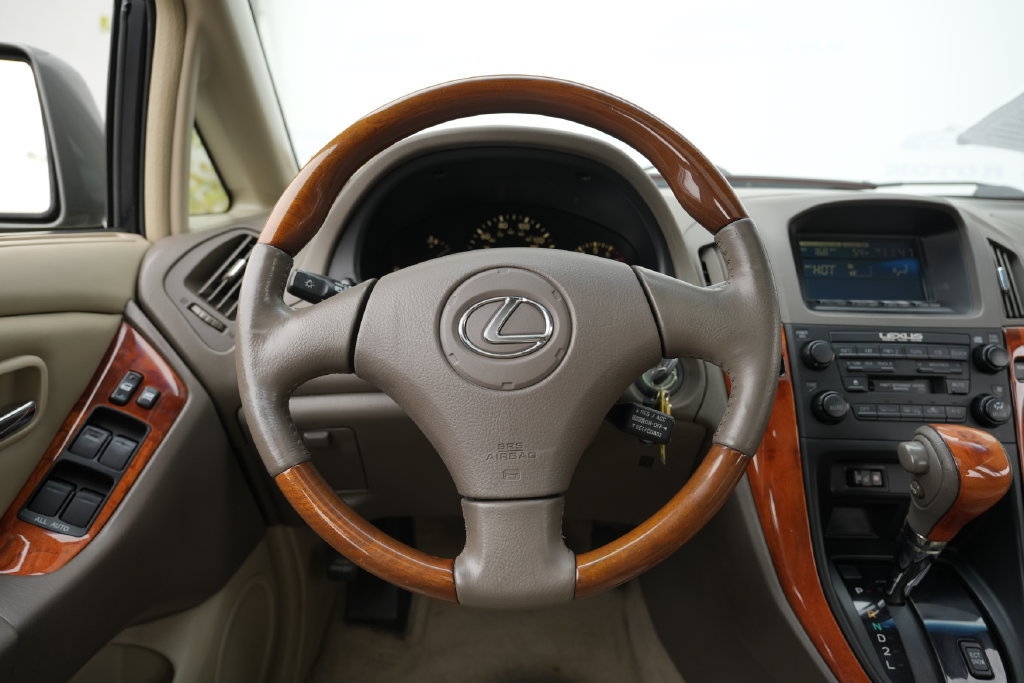 Used 2002 Lexus RX 300 4WD w/ Premium Pkg Plus image 40
