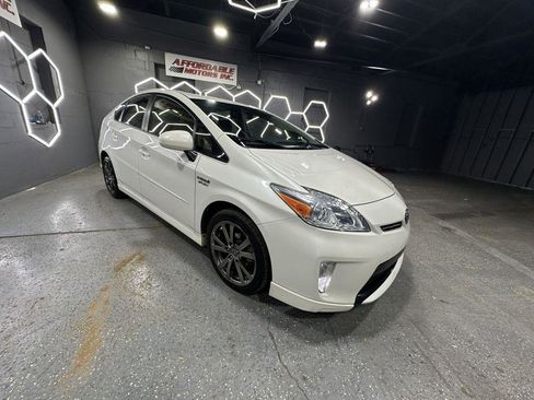 Used 2013 Toyota Prius Two FWD image 7
