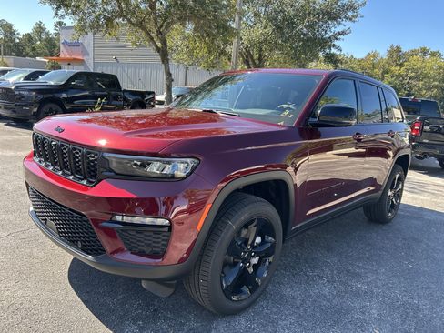 New 2025 Jeep Grand Cherokee Limited image 3