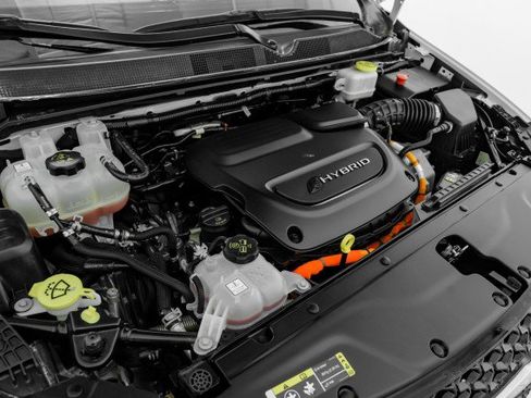 Used 2023 Chrysler Pacifica Pinnacle image 43