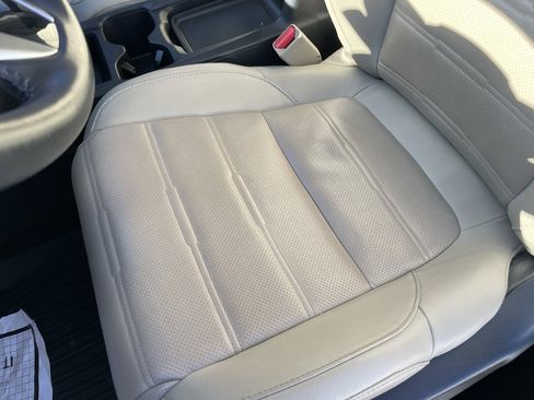 Used 2019 Honda CR-V Touring image 21