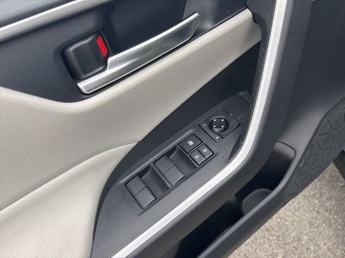 Used 2021 Toyota RAV4 XLE w/ Convenience Package image 37