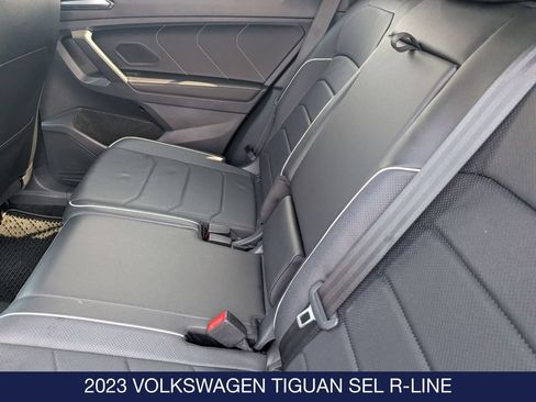 Certified 2023 Volkswagen Tiguan SEL R-Line AWD/4WD image 17