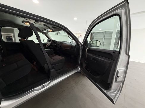 Used 2011 Chevrolet Silverado 1500 LT AWD/4WD image 18