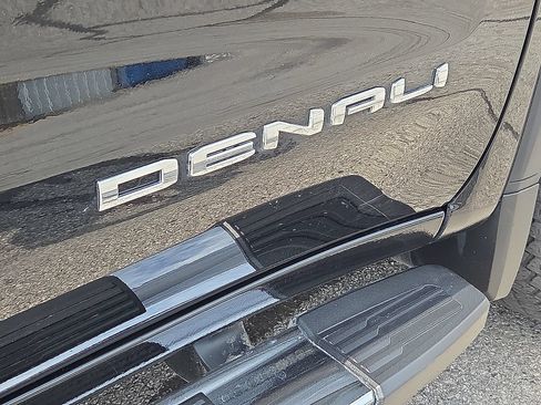 Used 2024 GMC Sierra 1500 Denali w/ Technology Package AWD/4WD image 16