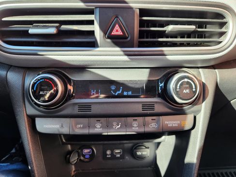 Used 2019 Hyundai Kona Limited image 22