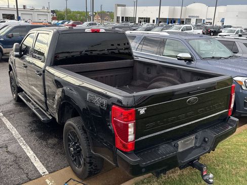 Used 2022 Ford F250 XLT w/ Black Appearance Package image 4