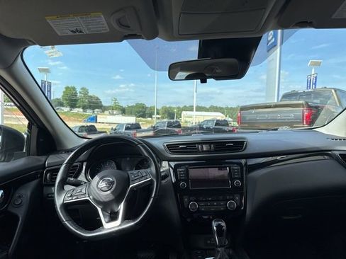 Used 2021 Nissan Rogue Sport SL FWD image 12
