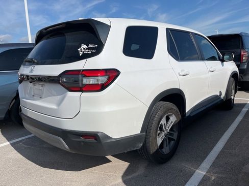 Used 2023 Honda Pilot EX-L image 3