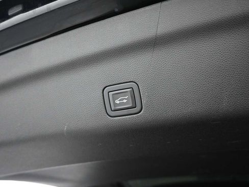 Used 2023 GMC Yukon XL Denali Ultimate AWD/4WD image 34