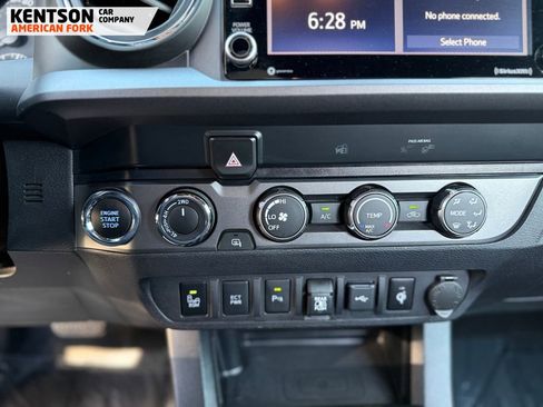 Used 2020 Toyota Tacoma TRD Off-Road w/ Technology Package AWD/4WD image 25