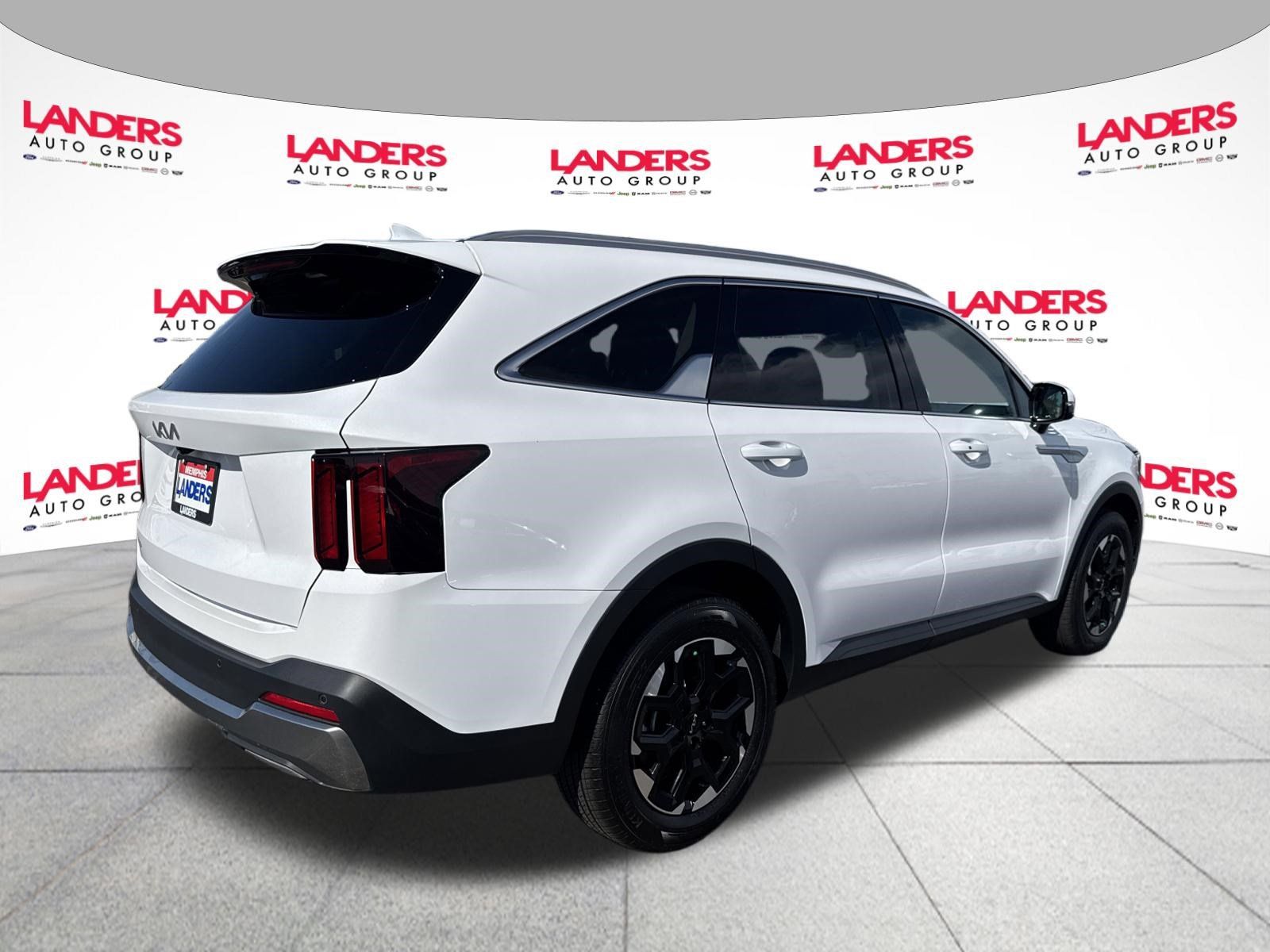 Used 2025 Kia Sorento S FWD image 3