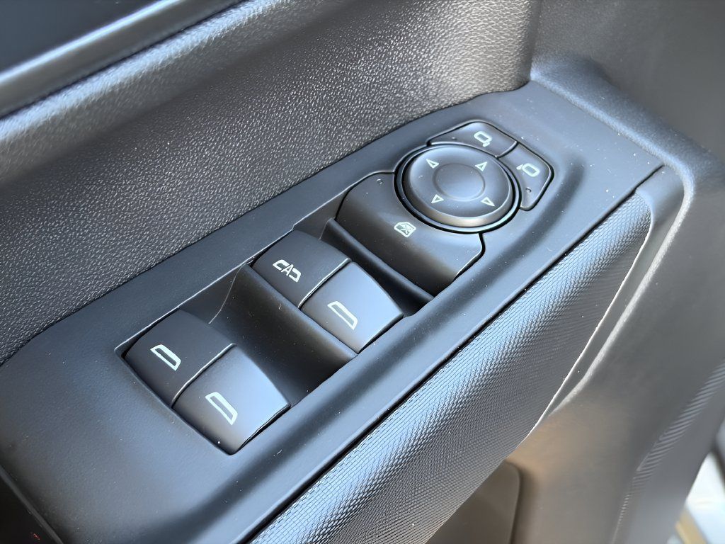 New 2026 Chevrolet Silverado 1500 Custom w/ LPO, Dark Essentials Package AWD/4WD image 13