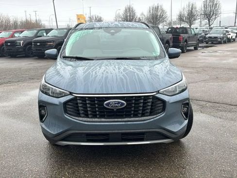 Certified 2023 Ford Escape Platinum image 29
