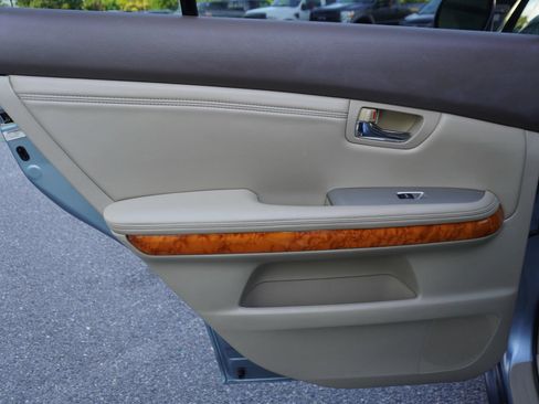 Used 2005 Lexus RX 330 w/ Premium Pkg FWD image 14