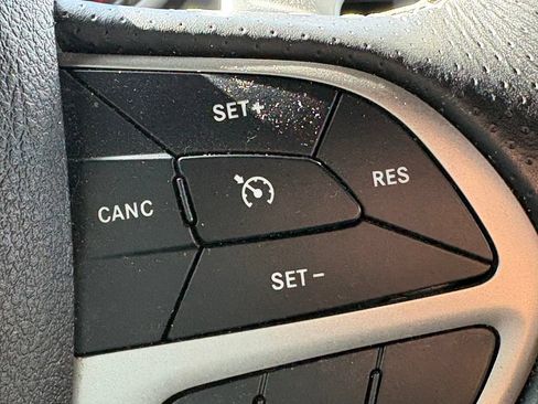 Used 2021 Dodge Challenger SRT Hellcat RWD image 17